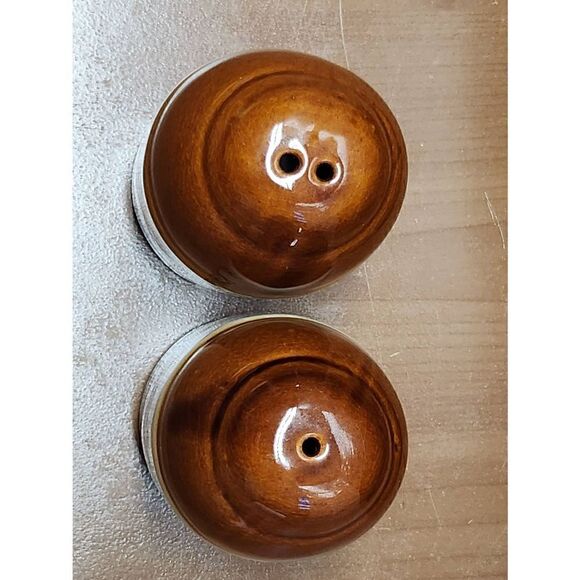 Vintage Salt and Pepper Shakers - Picture 3 of 6